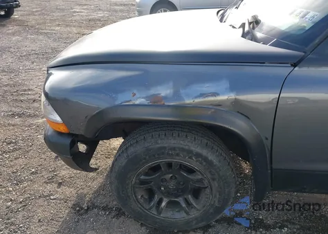 2004 Dodge Dakota Sport/Sxt from USA, damaged, VIN 1D7HL38K345757492